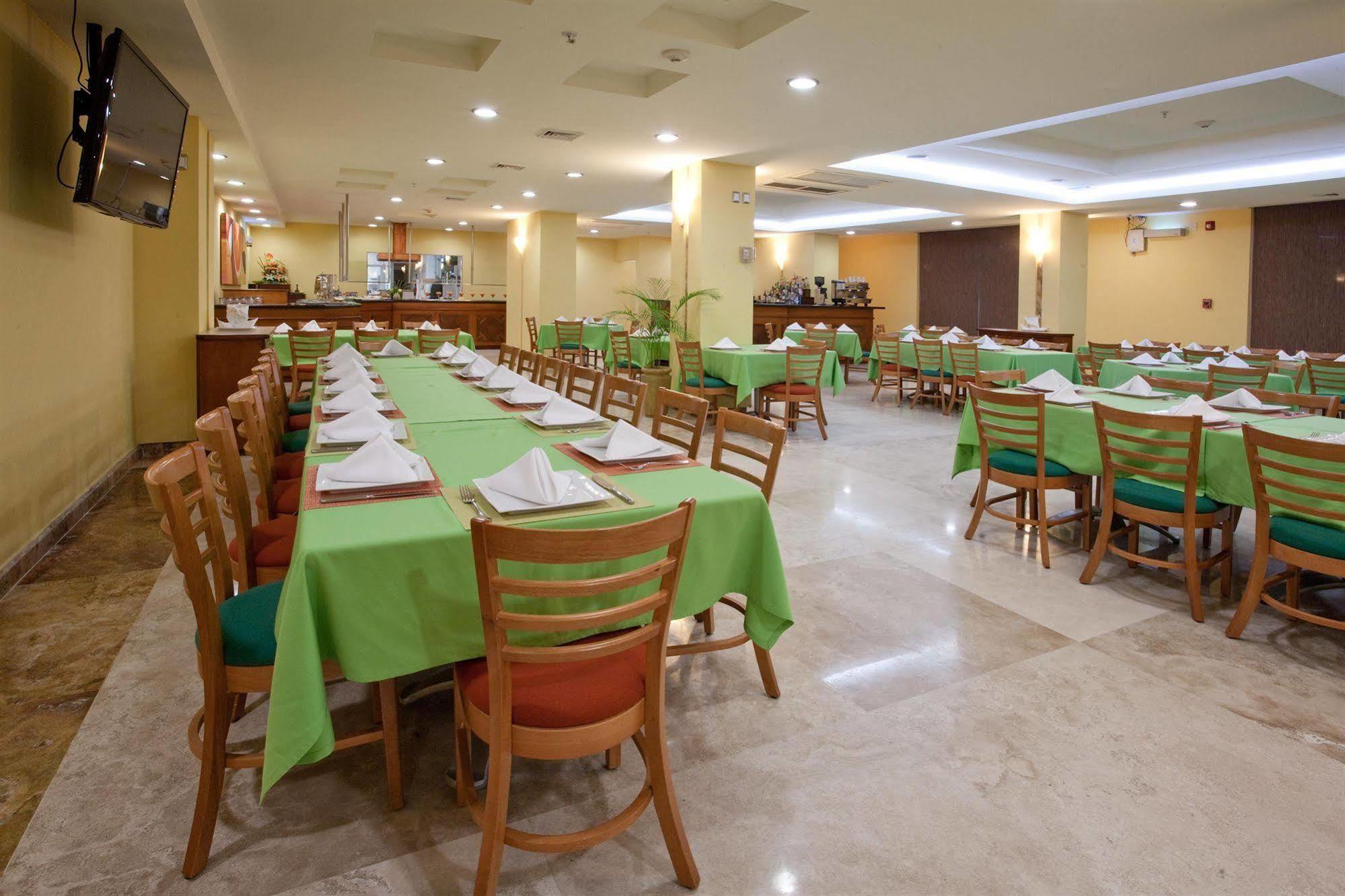 Hipico Inn Hotel Poza Rica Restaurant photo